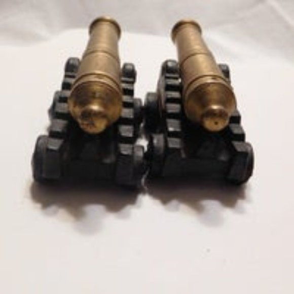 Vintage Saratoga National Cast Iron Toy Cannons Lot of 2 - Picture 4 of 4